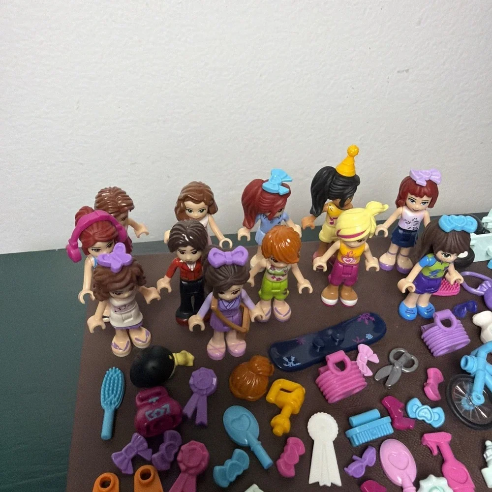 LEGO Friends Minifigure Dolls Plus Accessories And Parts Mix & Match 250+ Pieces